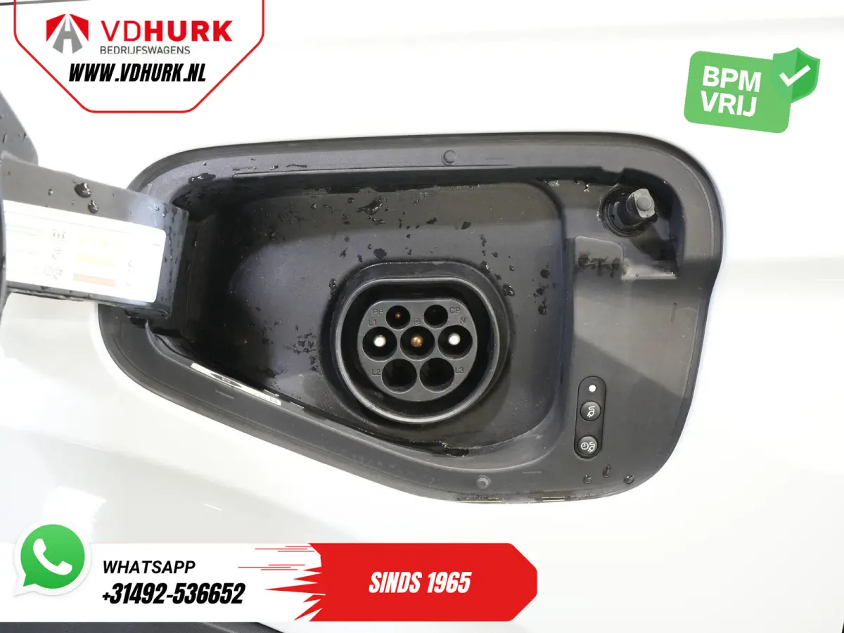 1.4 TSI eHybrid R-Line (DEMO) Pano/ IQ-Light/ Head-Up/ Elek.Trekhaak/ Elek.Klep/ Adapt.Cruise/ Parelmoer/ Stoelverw./ Climate/ Carplay/ Navi