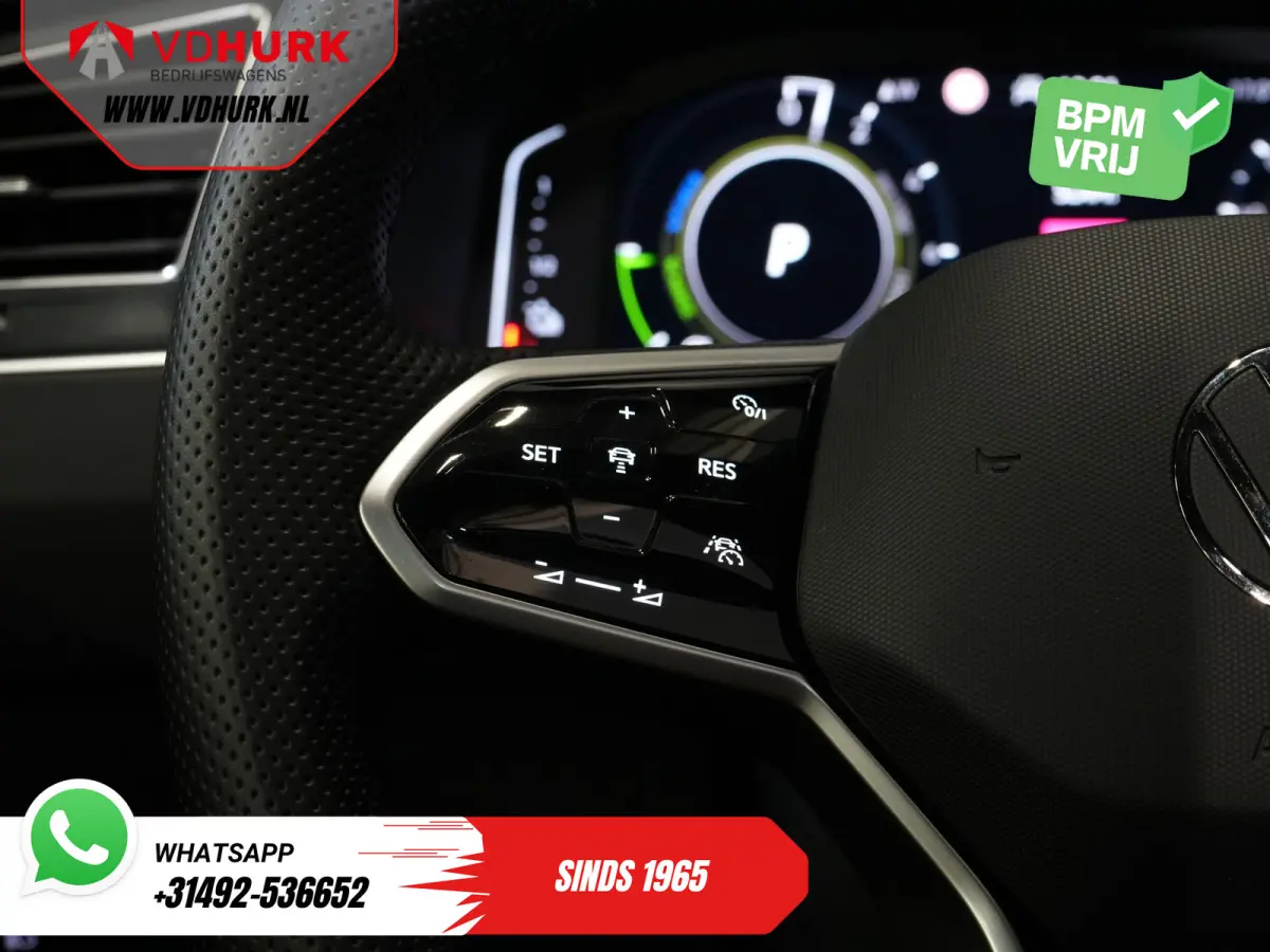 1.4 TSI eHybrid R-Line (DEMO) Pano/ IQ-Light/ Head-Up/ Elek.Trekhaak/ Elek.Klep/ Adapt.Cruise/ Parelmoer/ Stoelverw./ Climate/ Carplay/ Navi