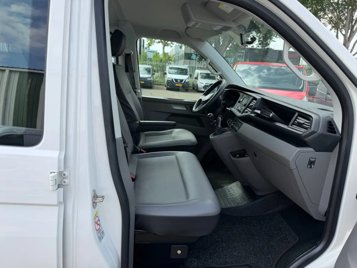 2.0 TDI DC / 6 persoons / pick up / Open laadbak / dubbel cabine