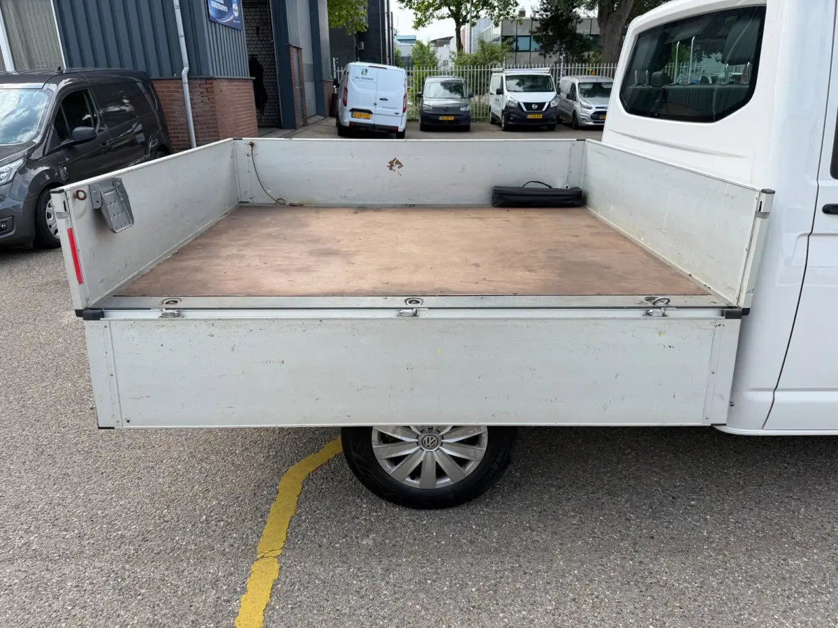 2.0 TDI DC / 6 persoons / pick up / Open laadbak / dubbel cabine