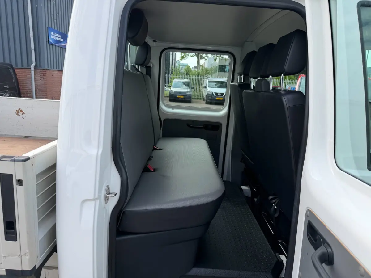 2.0 TDI DC / 6 persoons / pick up / Open laadbak / dubbel cabine