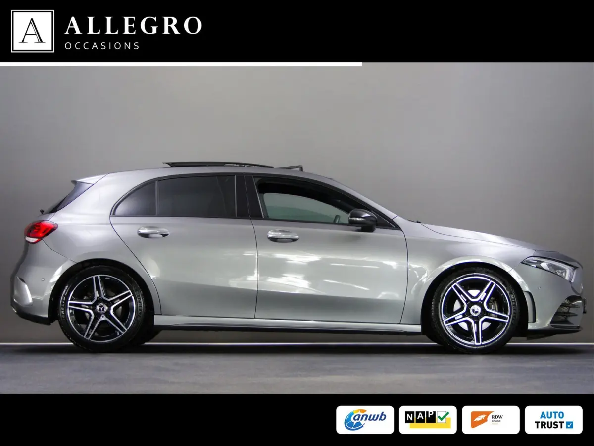 180 AMG Line (SFEERVERLICHTING, STOELVERWARMING, PANO, APPLE CARPLAY/ANDROID AUTO, MULTIFUNCTIONEEL STUUR)