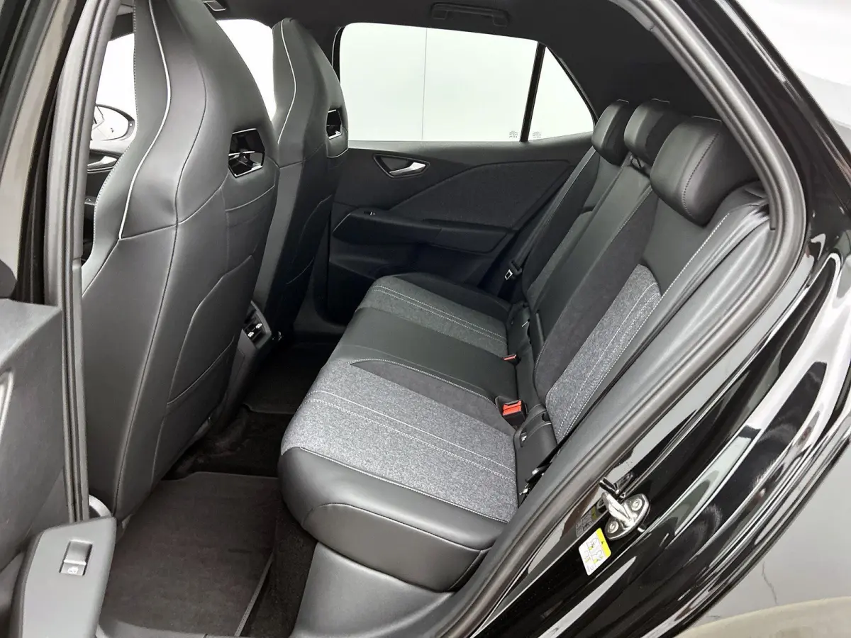 Style 58 kWh 190 PK | Steunhaak voor fietsendrager, afneembaar | Panoramadak | ergoActive Stoelen (Memory/massage) | 360 graden camera | Head-up display | Travel Assist | Apple Carplay | And