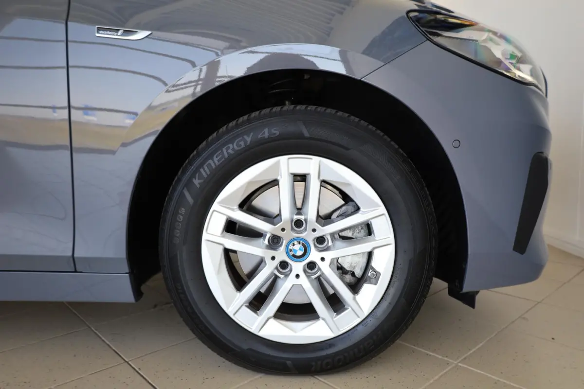 225e xDrive | Head-Up Display | Voorstoelen Verwarmd | SOH 99,3% | Rondomzicht Camera | Keyless Entry | Adaptief Cruise Control