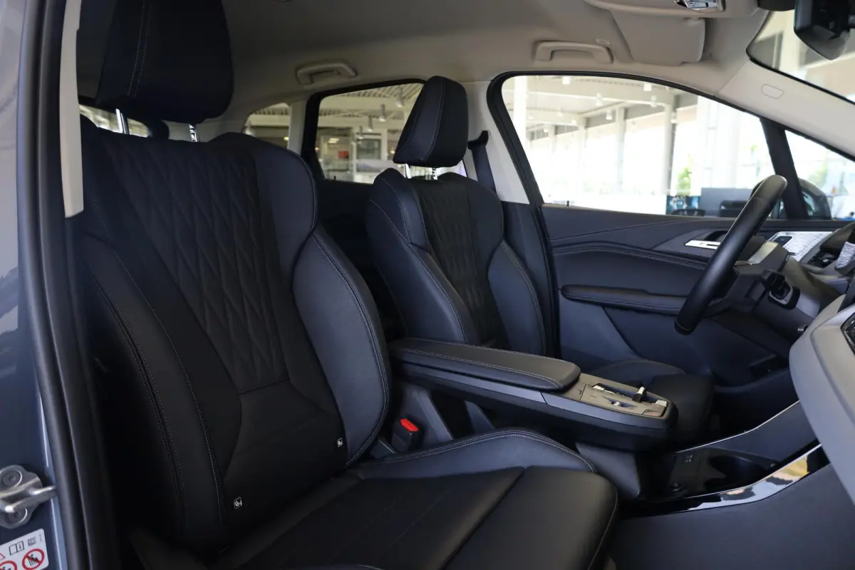 225e xDrive | Head-Up Display | Voorstoelen Verwarmd | SOH 99,3% | Rondomzicht Camera | Keyless Entry | Adaptief Cruise Control