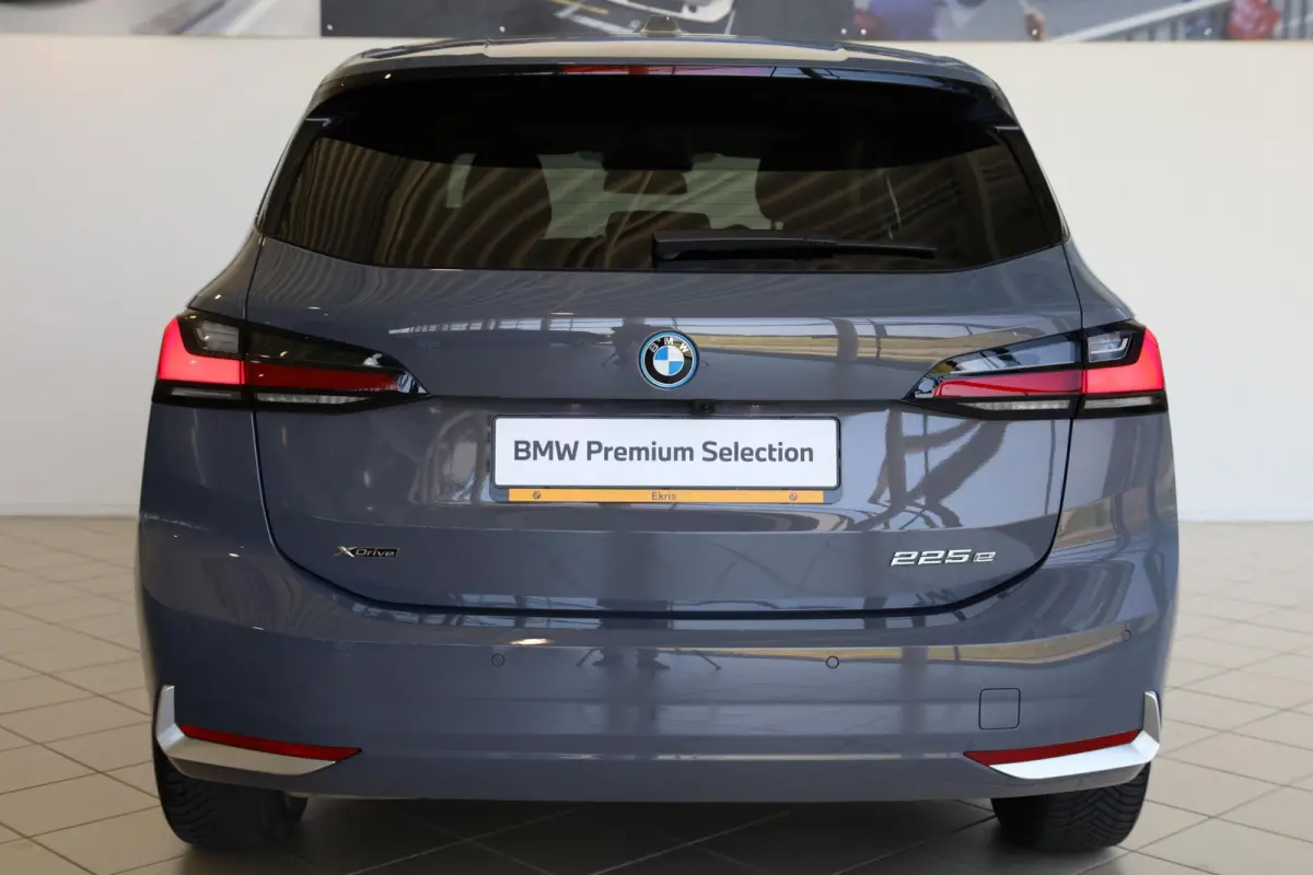 225e xDrive | Head-Up Display | Voorstoelen Verwarmd | SOH 99,3% | Rondomzicht Camera | Keyless Entry | Adaptief Cruise Control