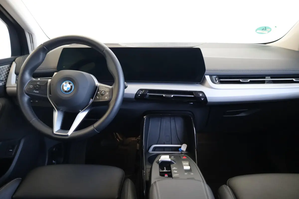 225e xDrive | Head-Up Display | Voorstoelen Verwarmd | SOH 99,3% | Rondomzicht Camera | Keyless Entry | Adaptief Cruise Control