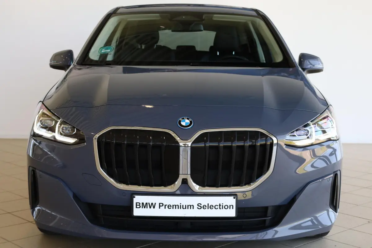 225e xDrive | Head-Up Display | Voorstoelen Verwarmd | SOH 99,3% | Rondomzicht Camera | Keyless Entry | Adaptief Cruise Control