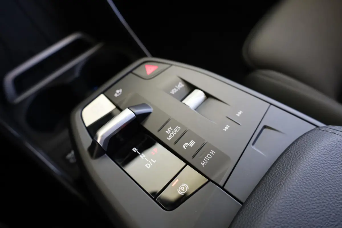 225e xDrive | Head-Up Display | Voorstoelen Verwarmd | SOH 99,3% | Rondomzicht Camera | Keyless Entry | Adaptief Cruise Control