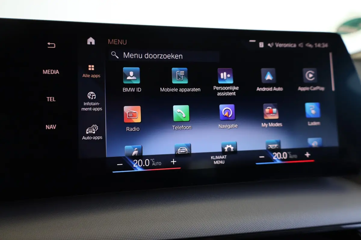 225e xDrive | Head-Up Display | Voorstoelen Verwarmd | SOH 99,3% | Rondomzicht Camera | Keyless Entry | Adaptief Cruise Control