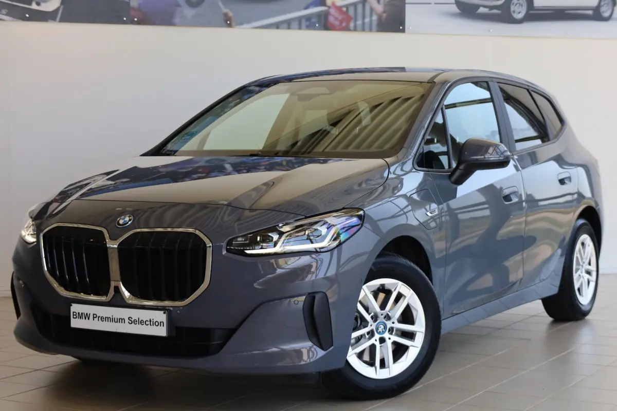 225e xDrive | Head-Up Display | Voorstoelen Verwarmd | SOH 99,3% | Rondomzicht Camera | Keyless Entry | Adaptief Cruise Control