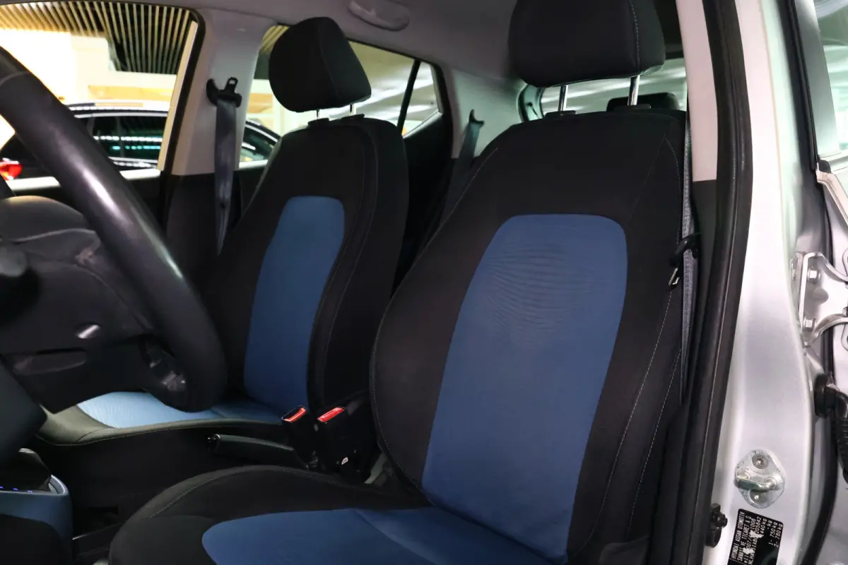 1.0i Comfort 5p. AUTOMAAT AIRCO BT STOELVERWARMING 2016