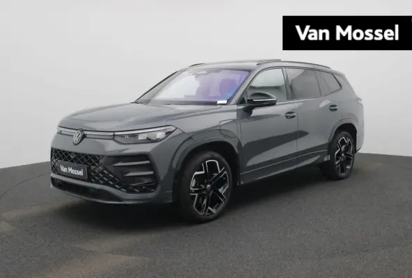 1.5 eHybrid R-Line Edition 272 PK| Panoramdak | Trekhaak | Leder Interieur | Stoelverwarming Voor & Achter | LED Matrix | 360 Camera | Head-Updisplay | Harman Kardon Audio