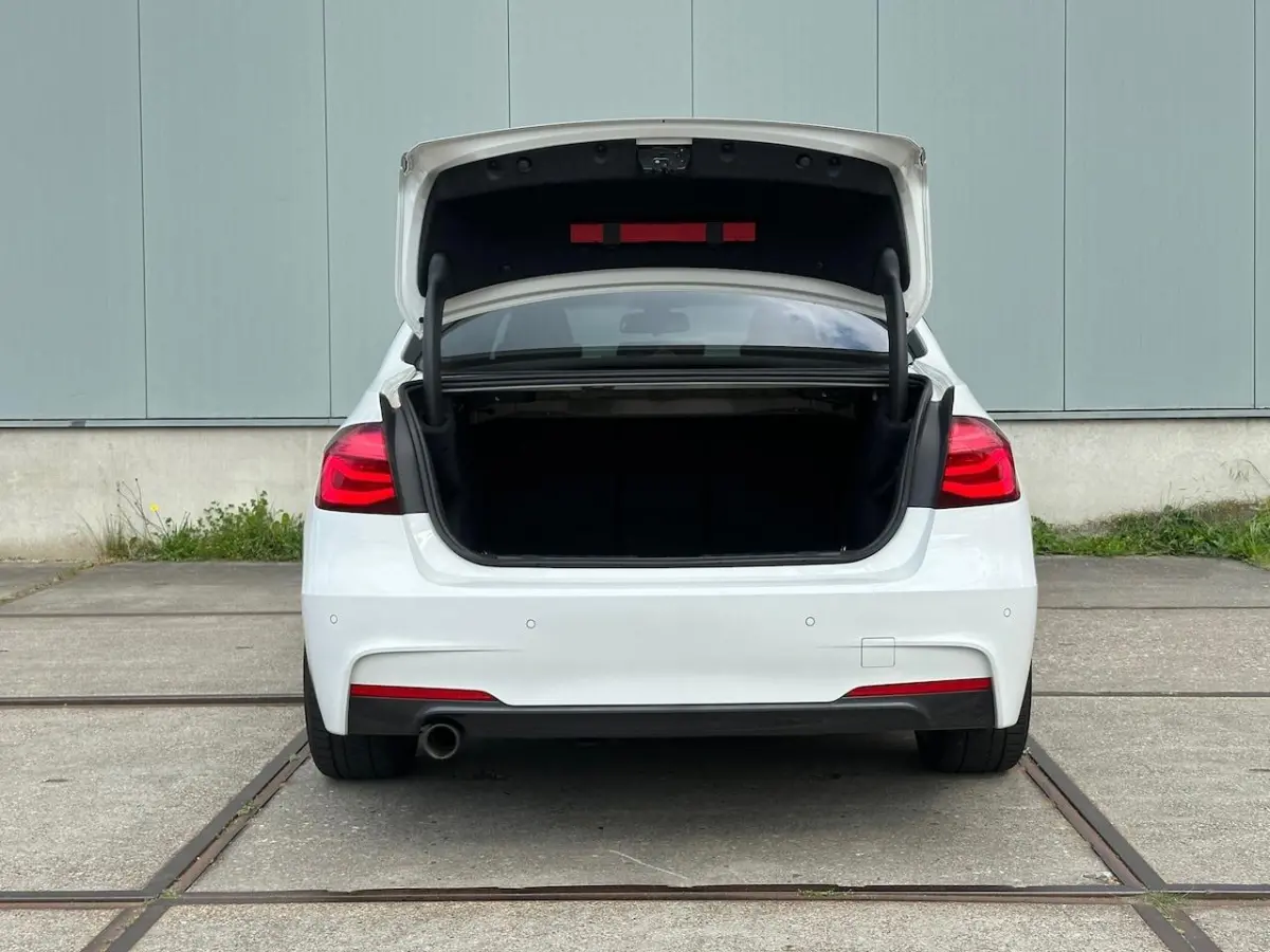 318i M Sport Edition leder, NAP, weinig km!