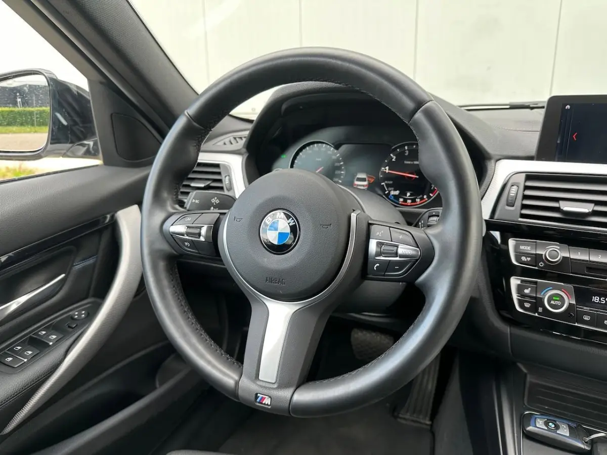 318i M Sport Edition leder, NAP, weinig km!