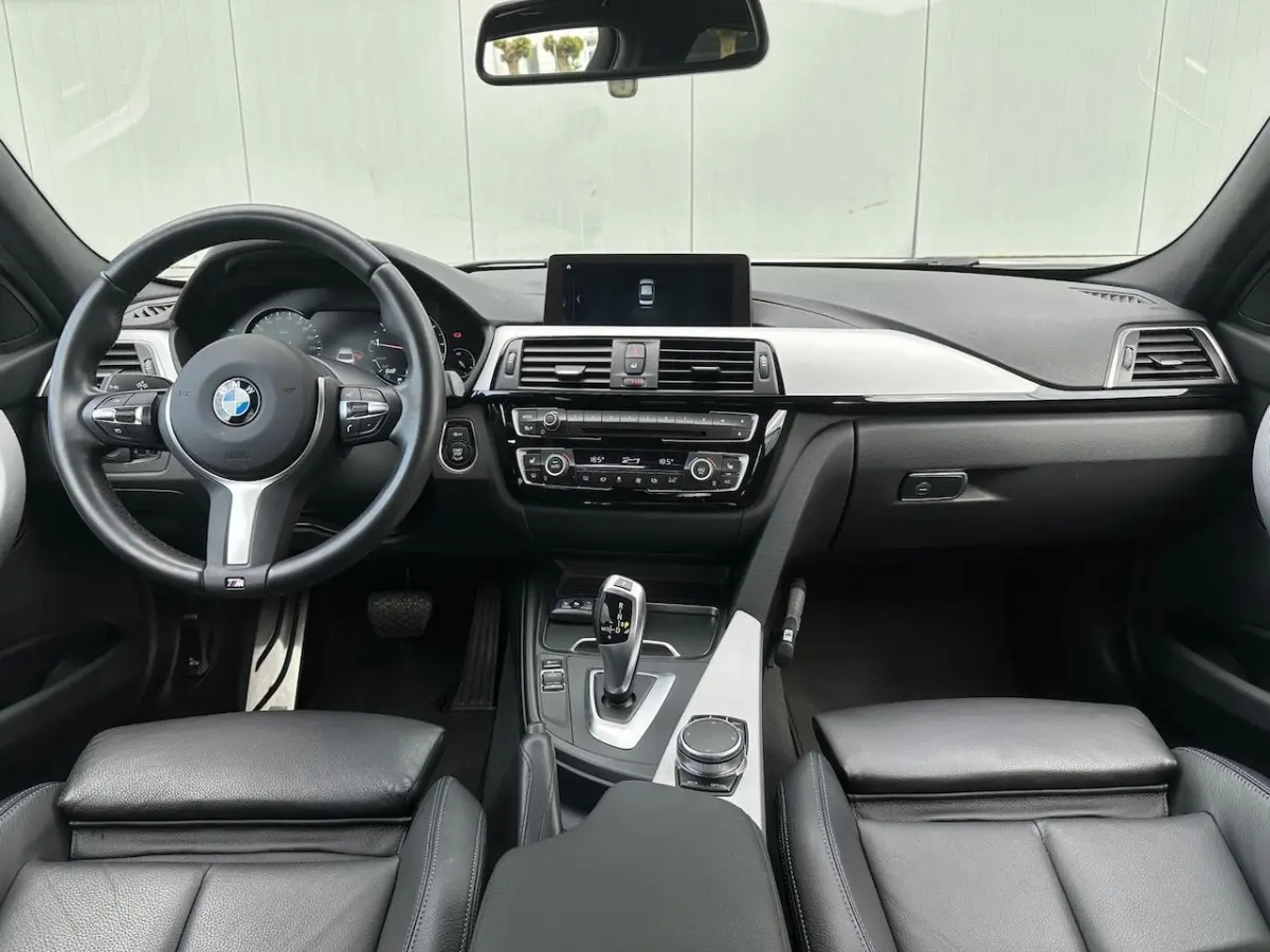 318i M Sport Edition leder, NAP, weinig km!