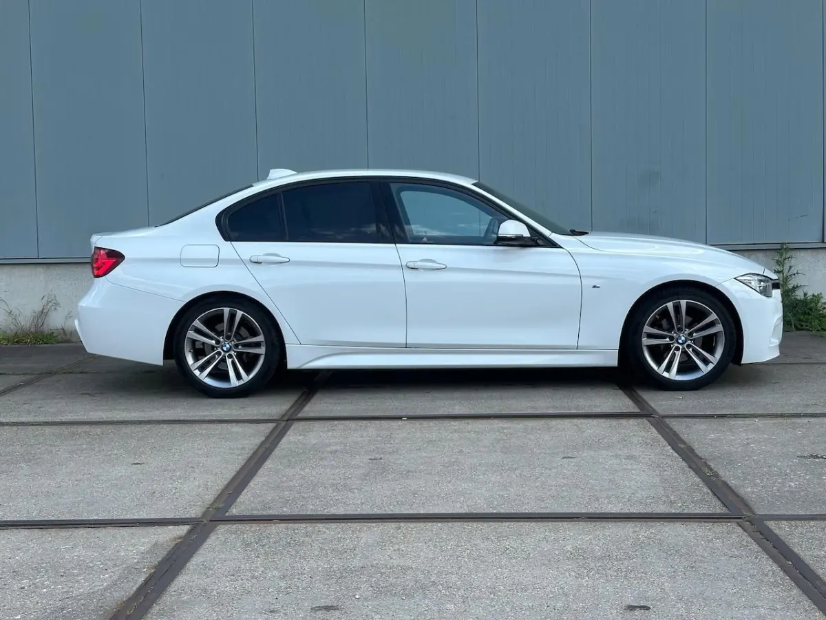 318i M Sport Edition leder, NAP, weinig km!
