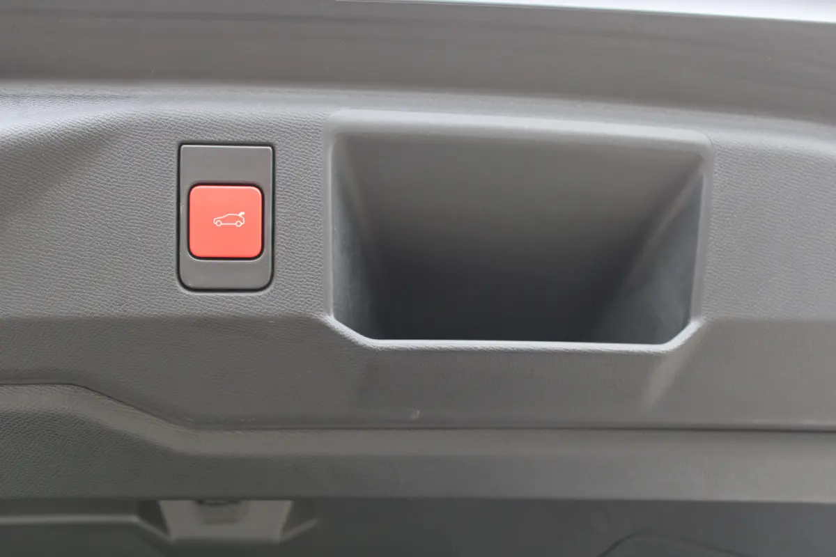 1.6 Plug-in Hybrid 195 GT | Automaat | Panorama/schuifdak | Luxe stoelen | Origineel NL auto | 7.500km | Navigatie | Camera |