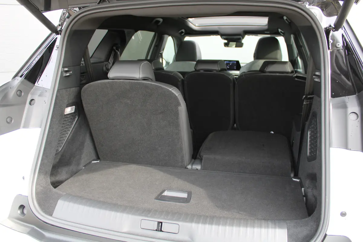 1.6 Plug-in Hybrid 195 GT | Automaat | Panorama/schuifdak | Luxe stoelen | Origineel NL auto | 7.500km | Navigatie | Camera |