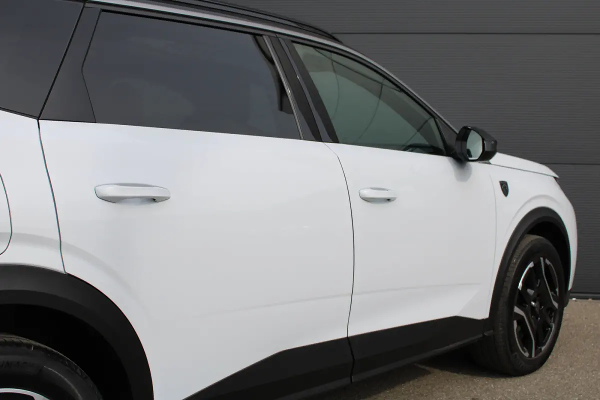 1.6 Plug-in Hybrid 195 GT | Automaat | Panorama/schuifdak | Luxe stoelen | Origineel NL auto | 7.500km | Navigatie | Camera |