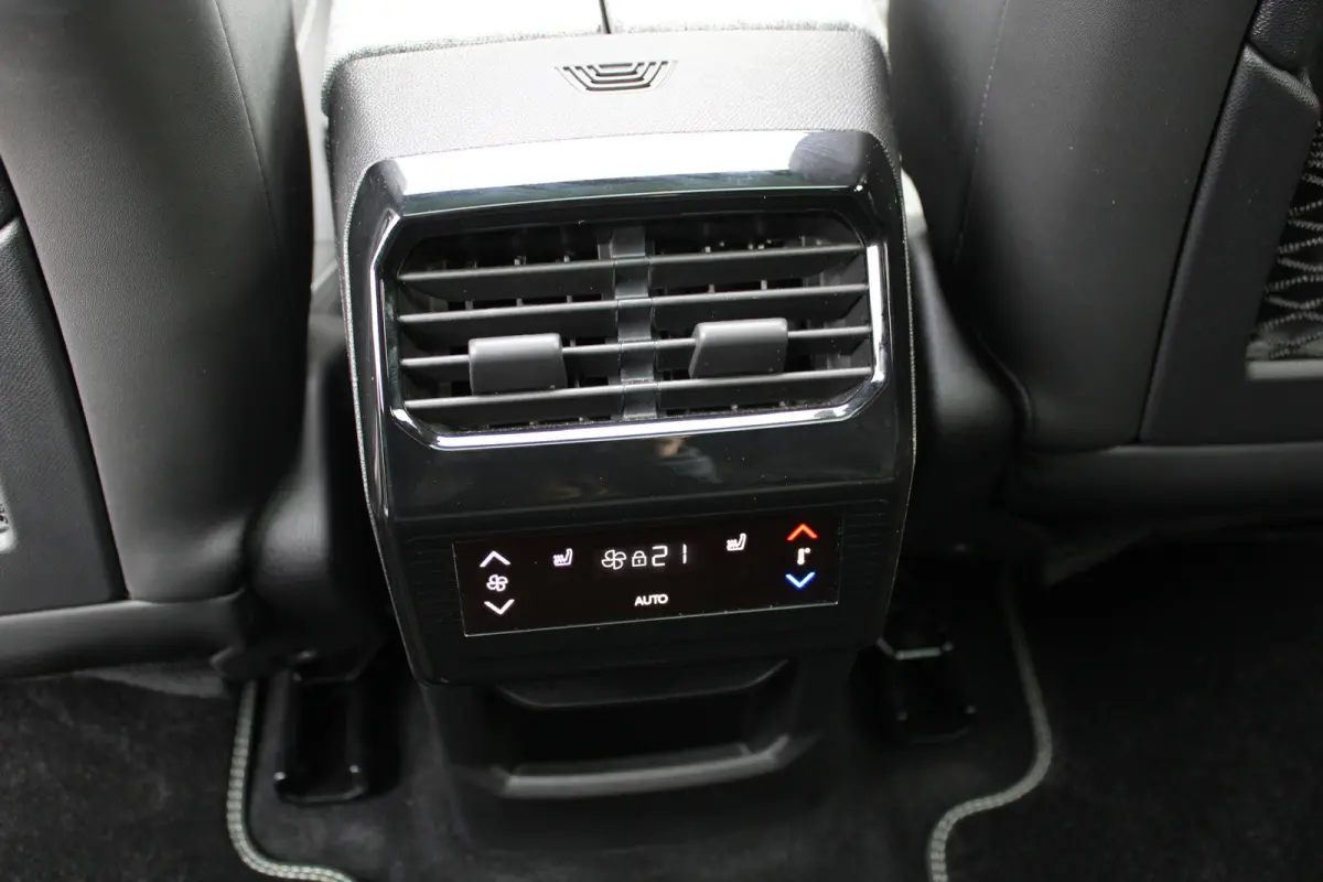 1.6 Plug-in Hybrid 195 GT | Automaat | Panorama/schuifdak | Luxe stoelen | Origineel NL auto | 7.500km | Navigatie | Camera |