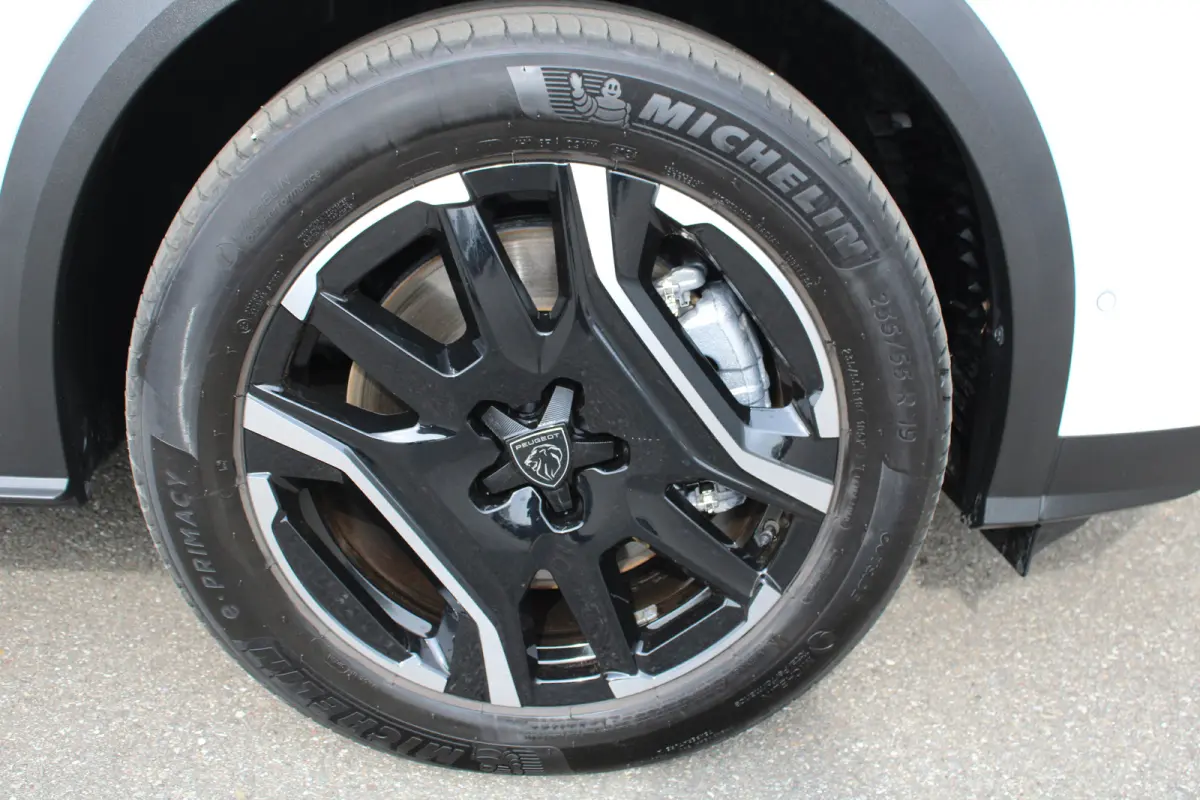 1.6 Plug-in Hybrid 195 GT | Automaat | Panorama/schuifdak | Luxe stoelen | Origineel NL auto | 7.500km | Navigatie | Camera |