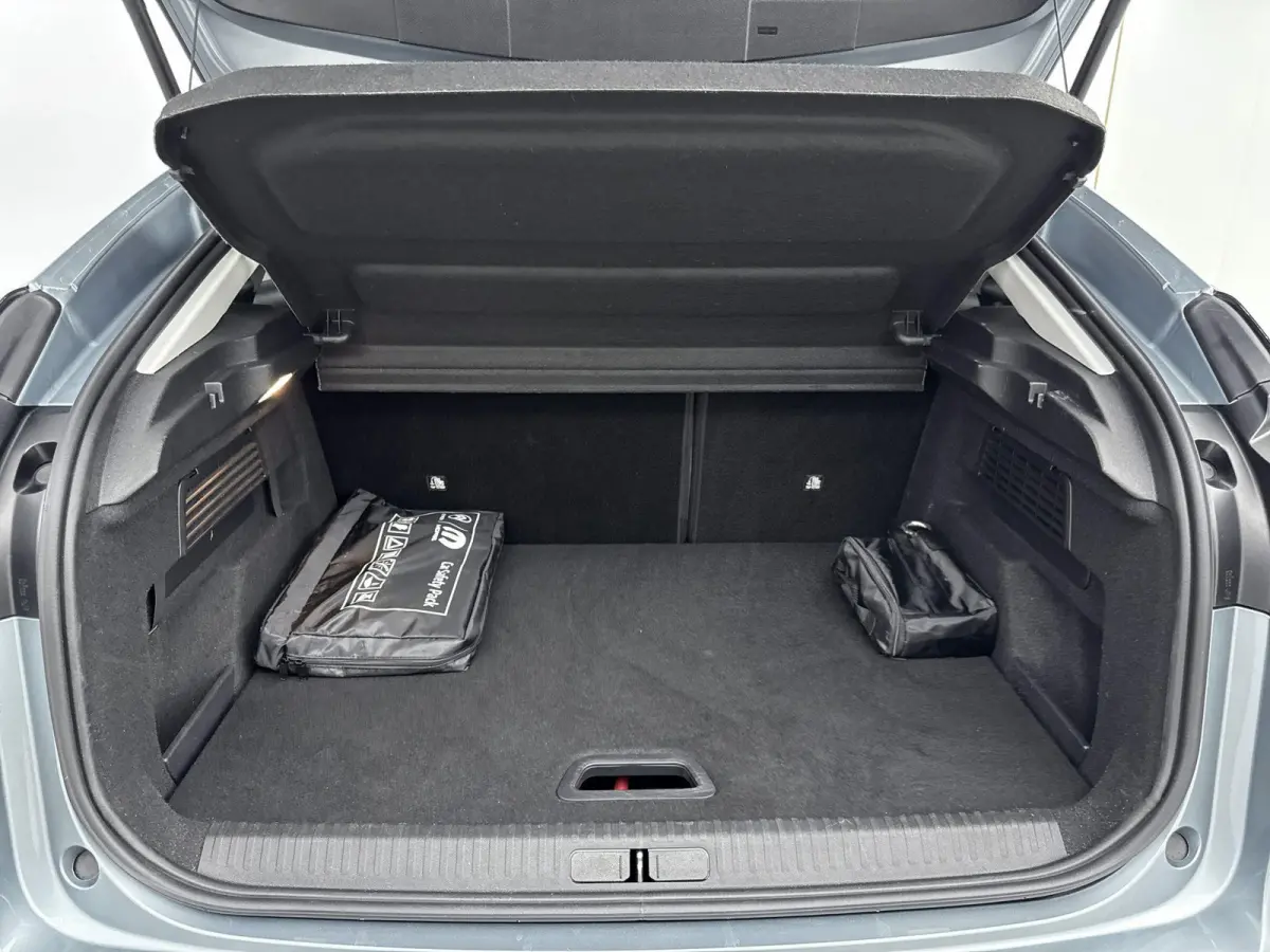 You 50 kWh 136pk Automaat | Accu 99% Camera | Apple Carplay/Android auto | Airco | Navigatie