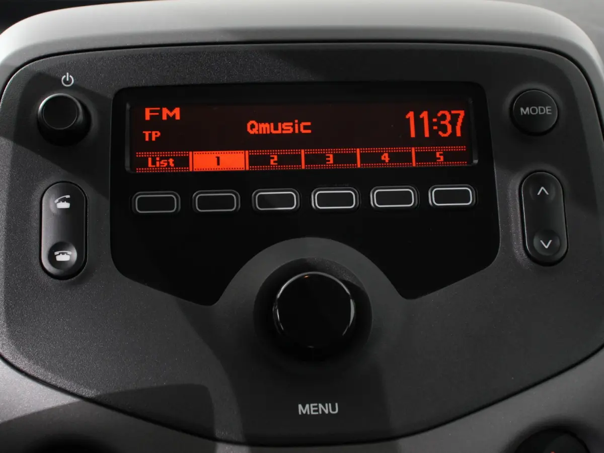 1.0 e-VTi Active Airco  Bluetooth  Led  DAB 5 deurs