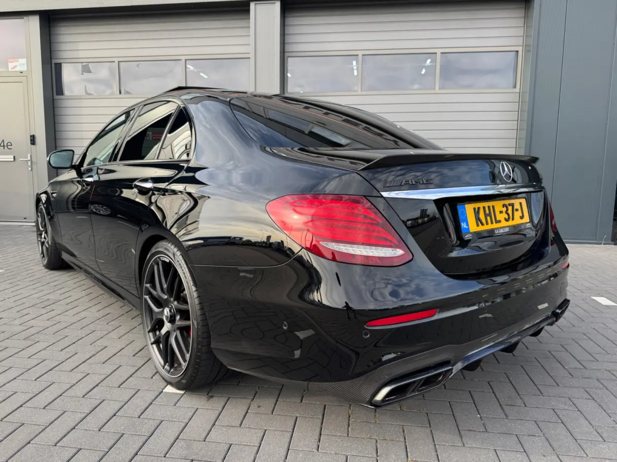 AMG E63 S 4MATIC+ Carbon Softclose BOMVOL