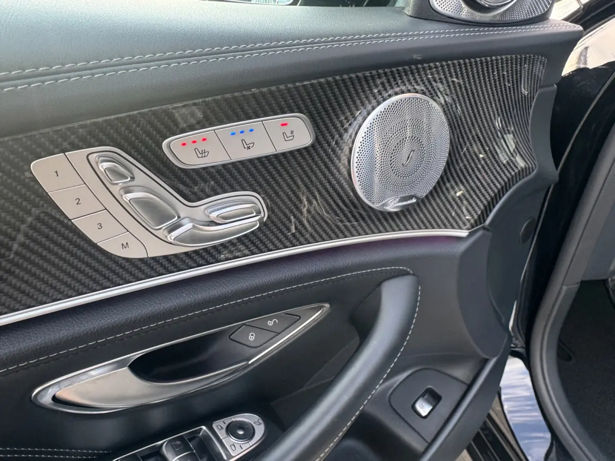 AMG E63 S 4MATIC+ Carbon Softclose BOMVOL