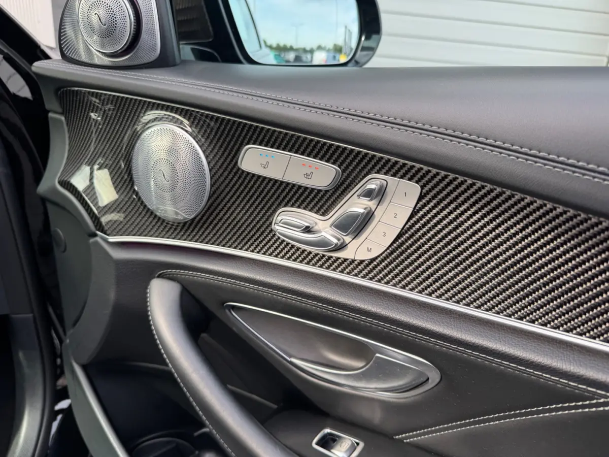 AMG E63 S 4MATIC+ Carbon Softclose BOMVOL