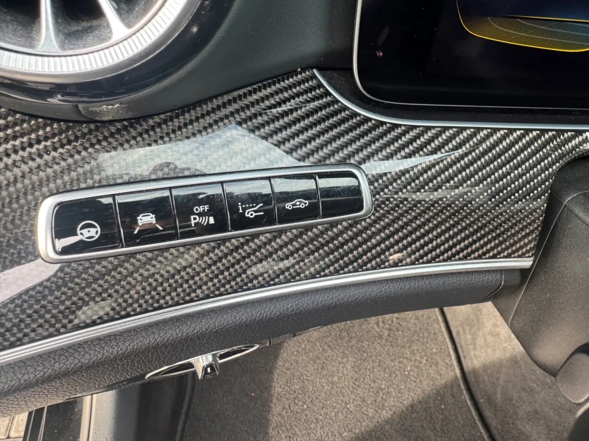 AMG E63 S 4MATIC+ Carbon Softclose BOMVOL