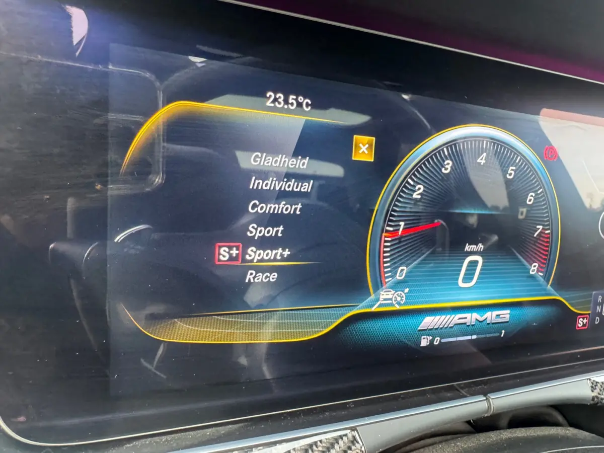 AMG E63 S 4MATIC+ Carbon Softclose BOMVOL
