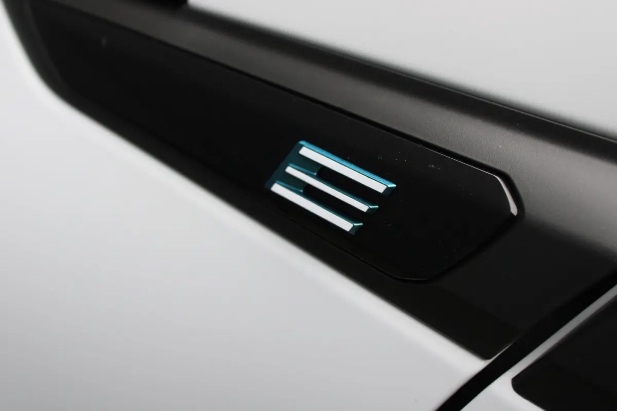 Allure | Active Safety Brake met camera en radar (automatisch noodremsysteem) met Distance Alert (waarschuwing dreigende aanrijding) | Advanced Active Safety Brake met camera en radar | Clim