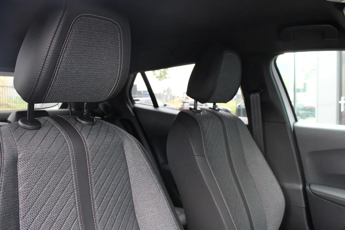 Allure | Active Safety Brake met camera en radar (automatisch noodremsysteem) met Distance Alert (waarschuwing dreigende aanrijding) | Advanced Active Safety Brake met camera en radar | Clim