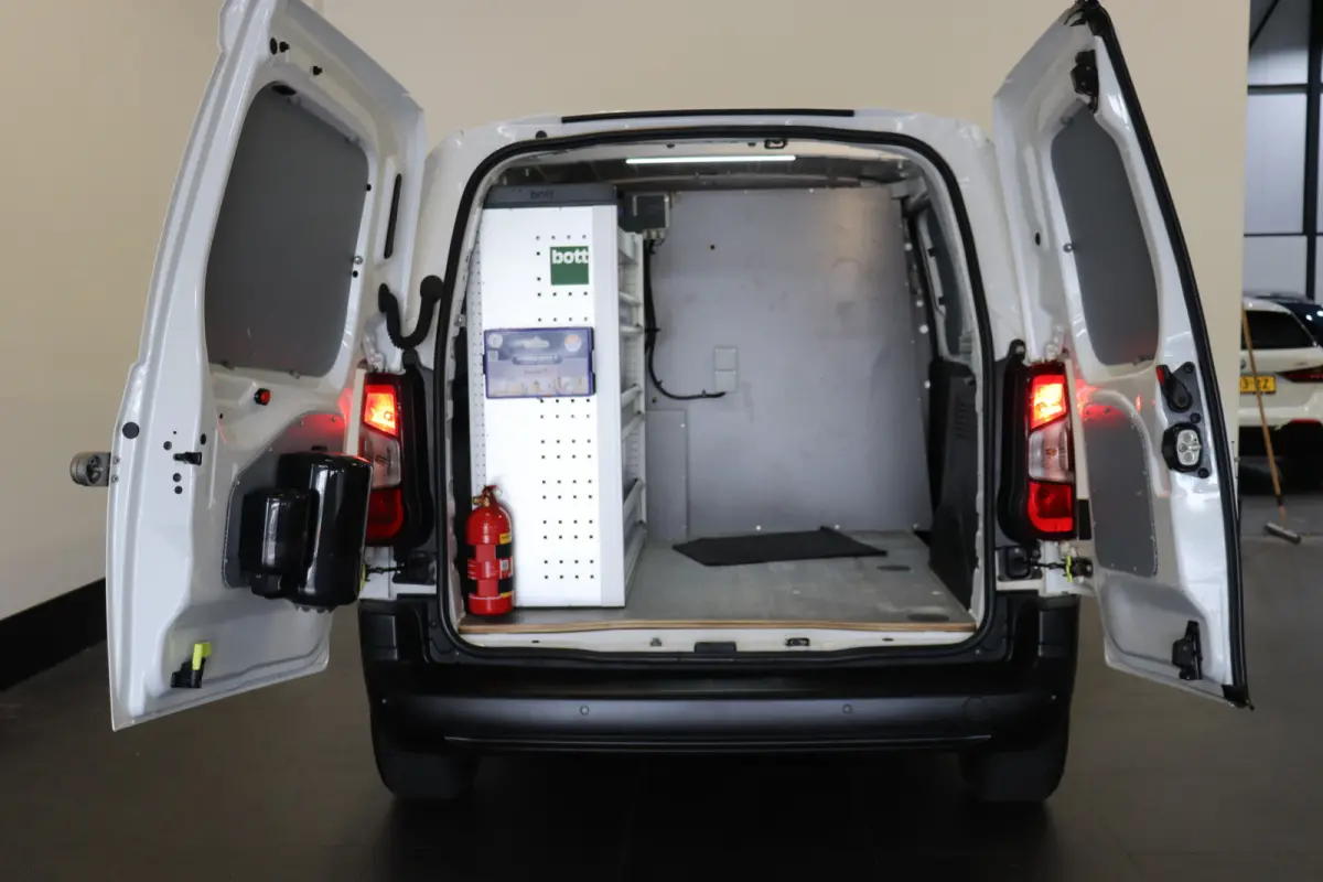 1.5 BlueHDi 130PK Automaat EURO 6 - Airco - Cruise - PDC - €10.900,- Excl.
