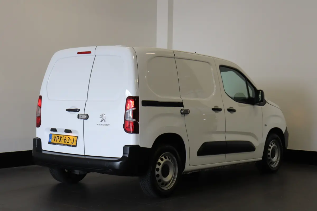 1.5 BlueHDi 130PK Automaat EURO 6 - Airco - Cruise - PDC - €10.900,- Excl.