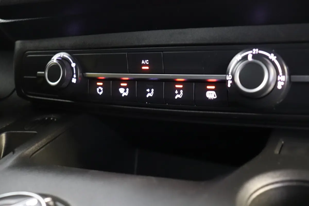 1.5 BlueHDi 130PK Automaat EURO 6 - Airco - Cruise - PDC - €10.900,- Excl.