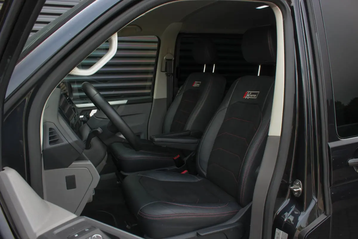 2.0 TDI L2H1 199PK JB-EDITION DSG / PDC / SCHROEFSET / LEDEREN BEKLEDING / FULL / APPLE CARPLAY / NAVIGATIE