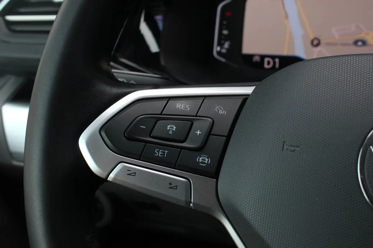 2.0 TDI L2H1 199PK JB-EDITION DSG / PDC / SCHROEFSET / LEDEREN BEKLEDING / FULL / APPLE CARPLAY / NAVIGATIE