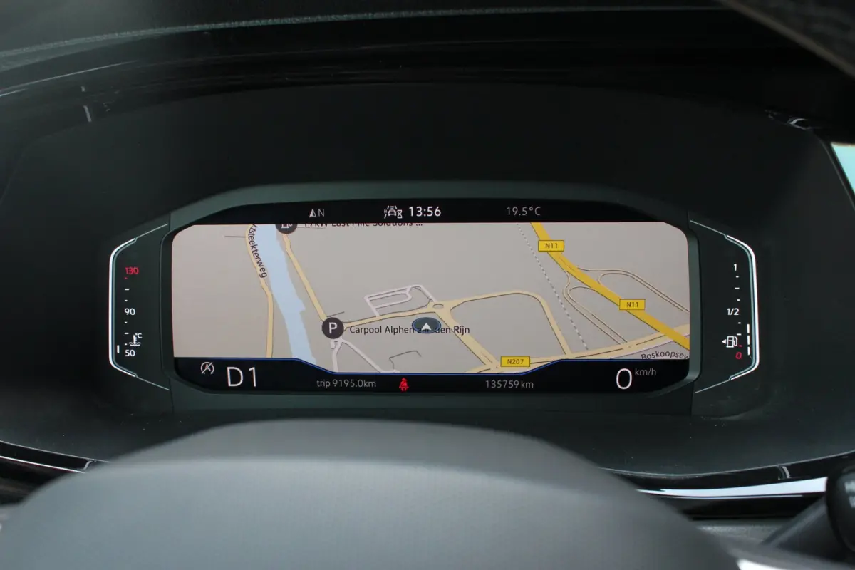 2.0 TDI L2H1 199PK JB-EDITION DSG / PDC / SCHROEFSET / LEDEREN BEKLEDING / FULL / APPLE CARPLAY / NAVIGATIE