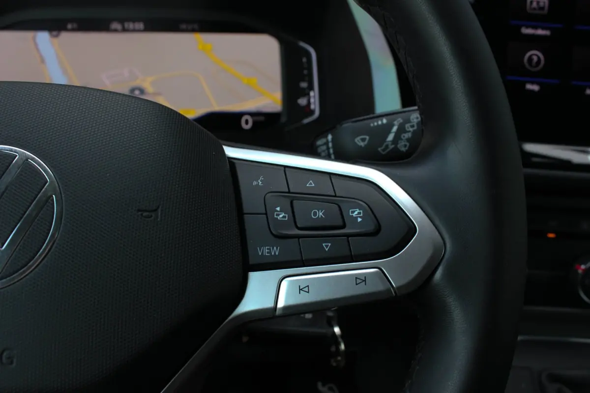 2.0 TDI L2H1 199PK JB-EDITION DSG / PDC / SCHROEFSET / LEDEREN BEKLEDING / FULL / APPLE CARPLAY / NAVIGATIE