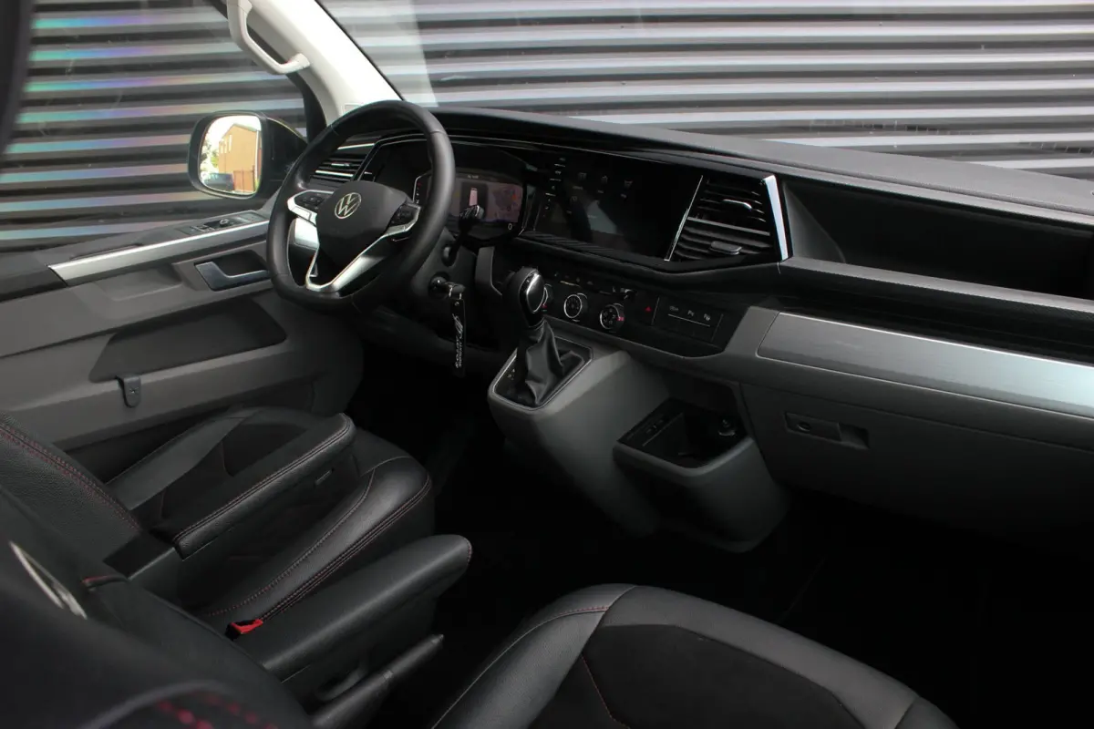 2.0 TDI L2H1 199PK JB-EDITION DSG / PDC / SCHROEFSET / LEDEREN BEKLEDING / FULL / APPLE CARPLAY / NAVIGATIE