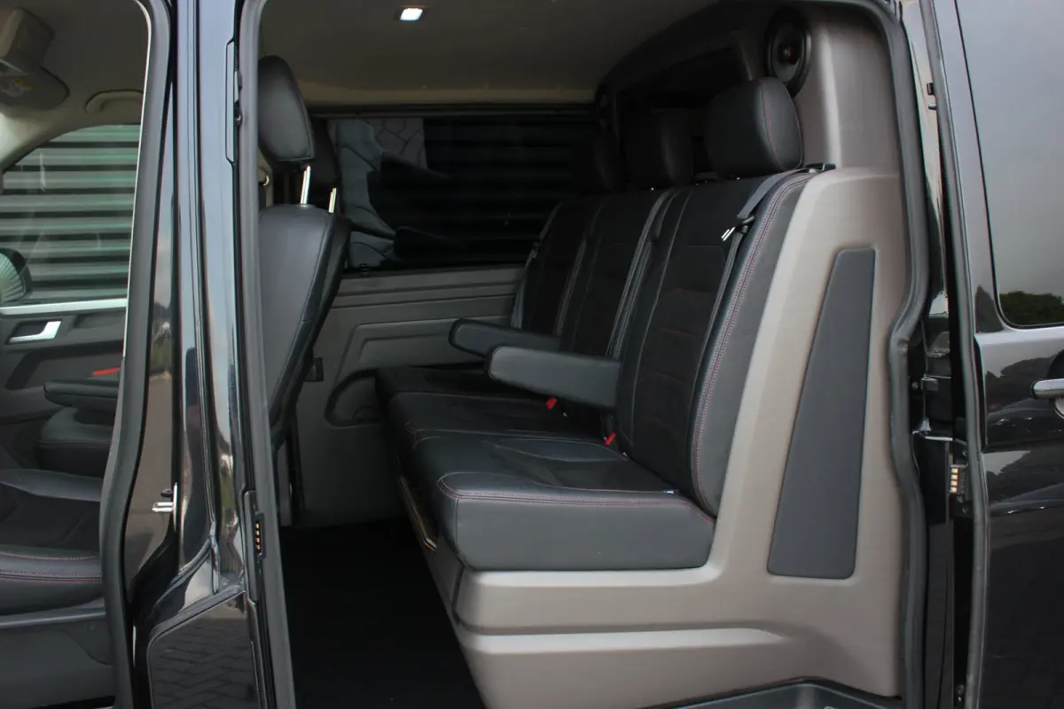2.0 TDI L2H1 199PK JB-EDITION DSG / PDC / SCHROEFSET / LEDEREN BEKLEDING / FULL / APPLE CARPLAY / NAVIGATIE