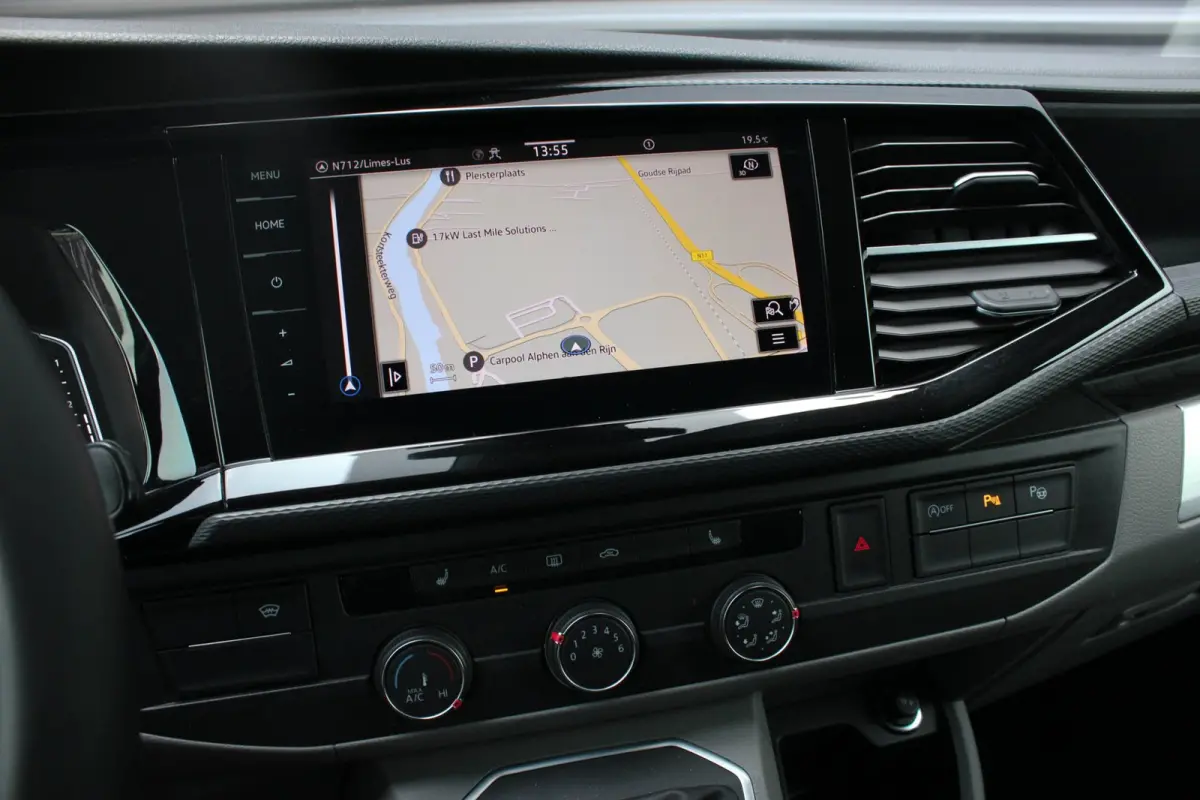 2.0 TDI L2H1 199PK JB-EDITION DSG / PDC / SCHROEFSET / LEDEREN BEKLEDING / FULL / APPLE CARPLAY / NAVIGATIE