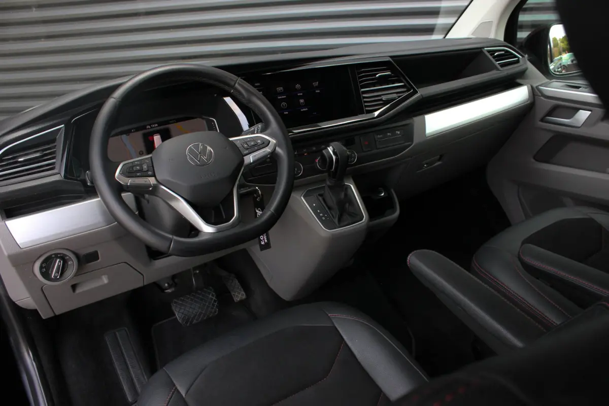 2.0 TDI L2H1 199PK JB-EDITION DSG / PDC / SCHROEFSET / LEDEREN BEKLEDING / FULL / APPLE CARPLAY / NAVIGATIE