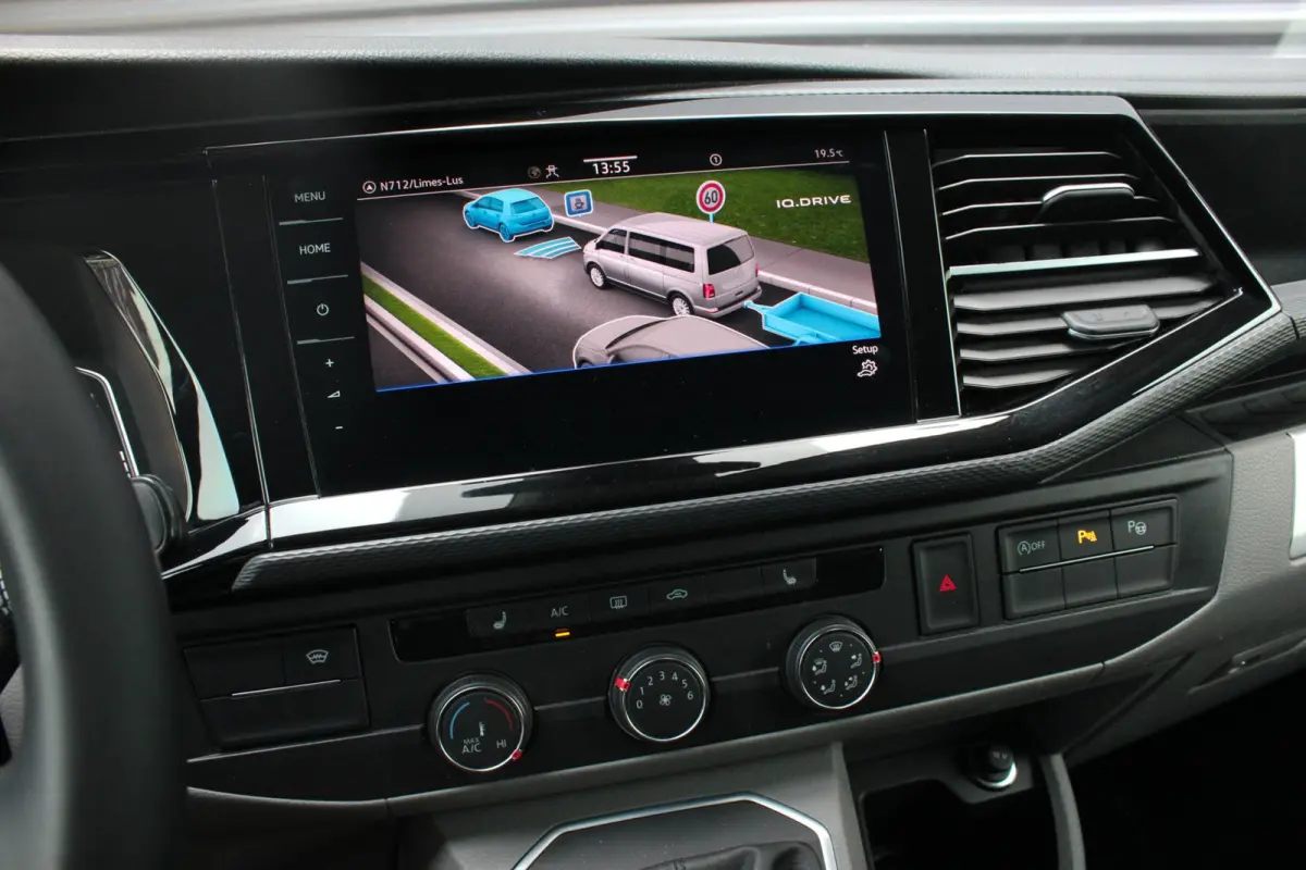 2.0 TDI L2H1 199PK JB-EDITION DSG / PDC / SCHROEFSET / LEDEREN BEKLEDING / FULL / APPLE CARPLAY / NAVIGATIE
