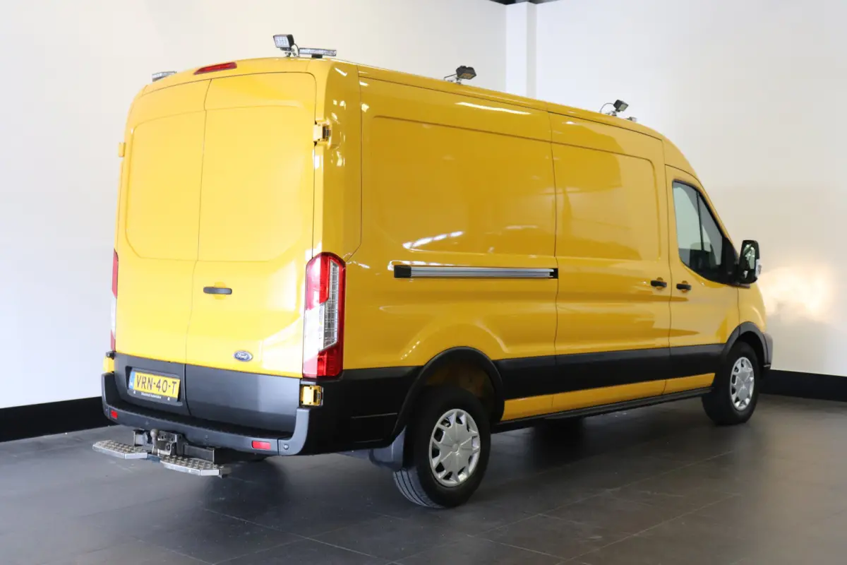 2.0 TDCI 130PK L3H2 EURO 6 - Airco - Cruise - PDC - € 13.950,- Excl.