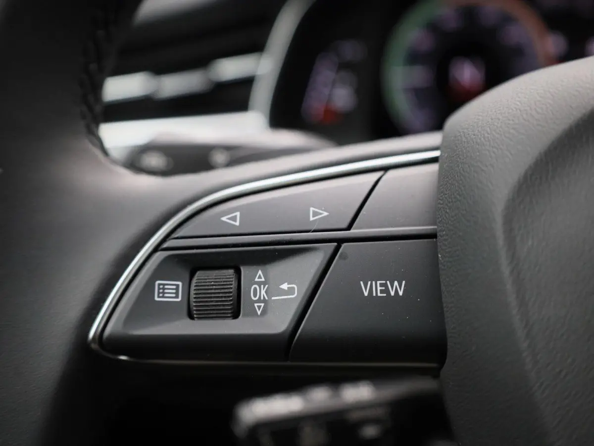 55 TFSI e quattro Pro Line l Adaptive cruise control l 360 camera l Head-up display l Dodehoek detectie l Bang & Olufsen l Luchtvering l Trekhaak l Optiekpakket zwart l Apple Carplay / Andro