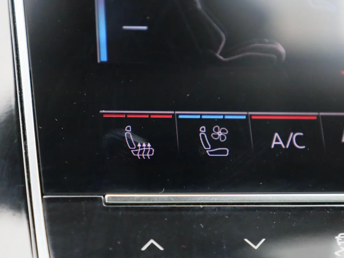 55 TFSI e quattro Pro Line l Adaptive cruise control l 360 camera l Head-up display l Dodehoek detectie l Bang & Olufsen l Luchtvering l Trekhaak l Optiekpakket zwart l Apple Carplay / Andro
